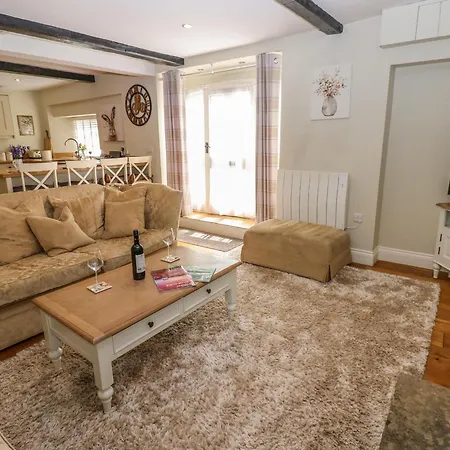 بيت للعطل White Swan *